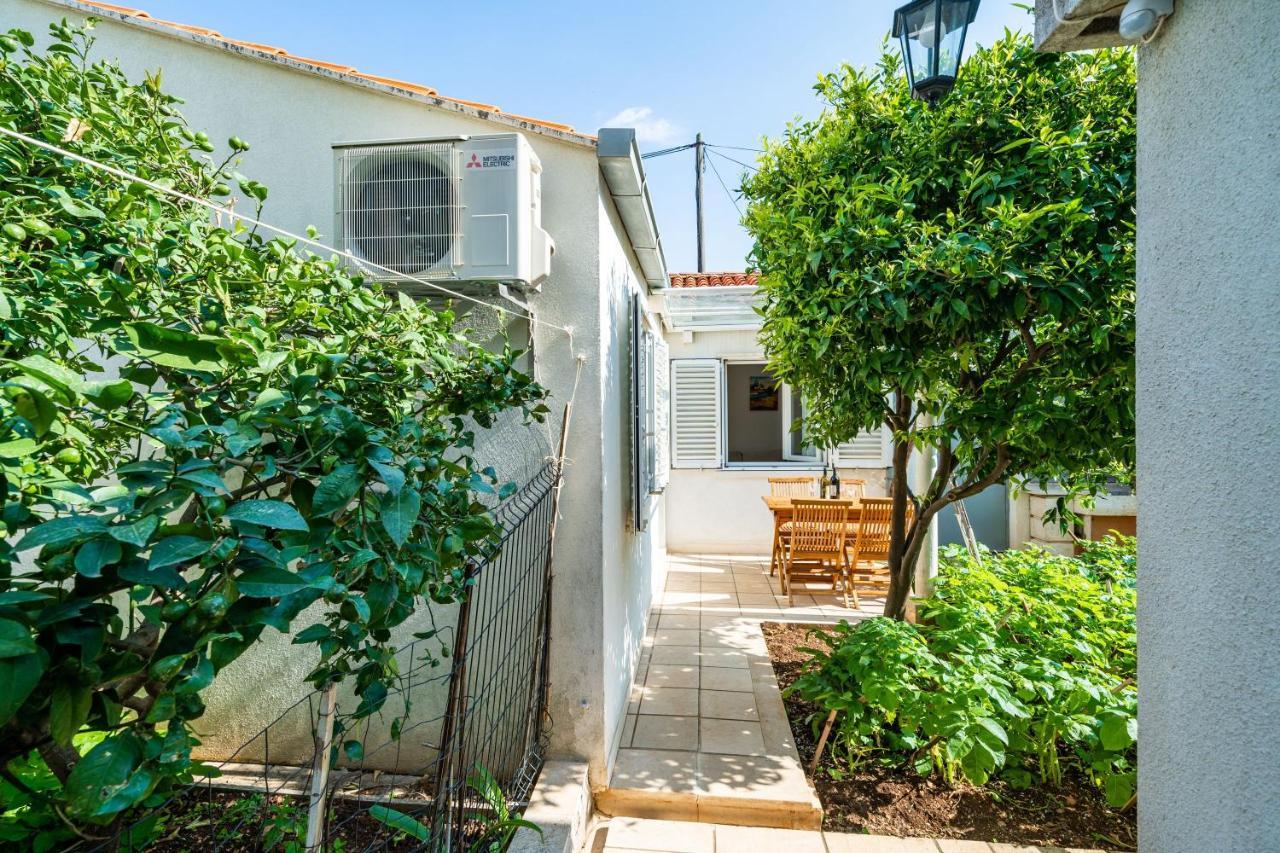 Apartments Vulicevic Dubrovnik Bagian luar foto